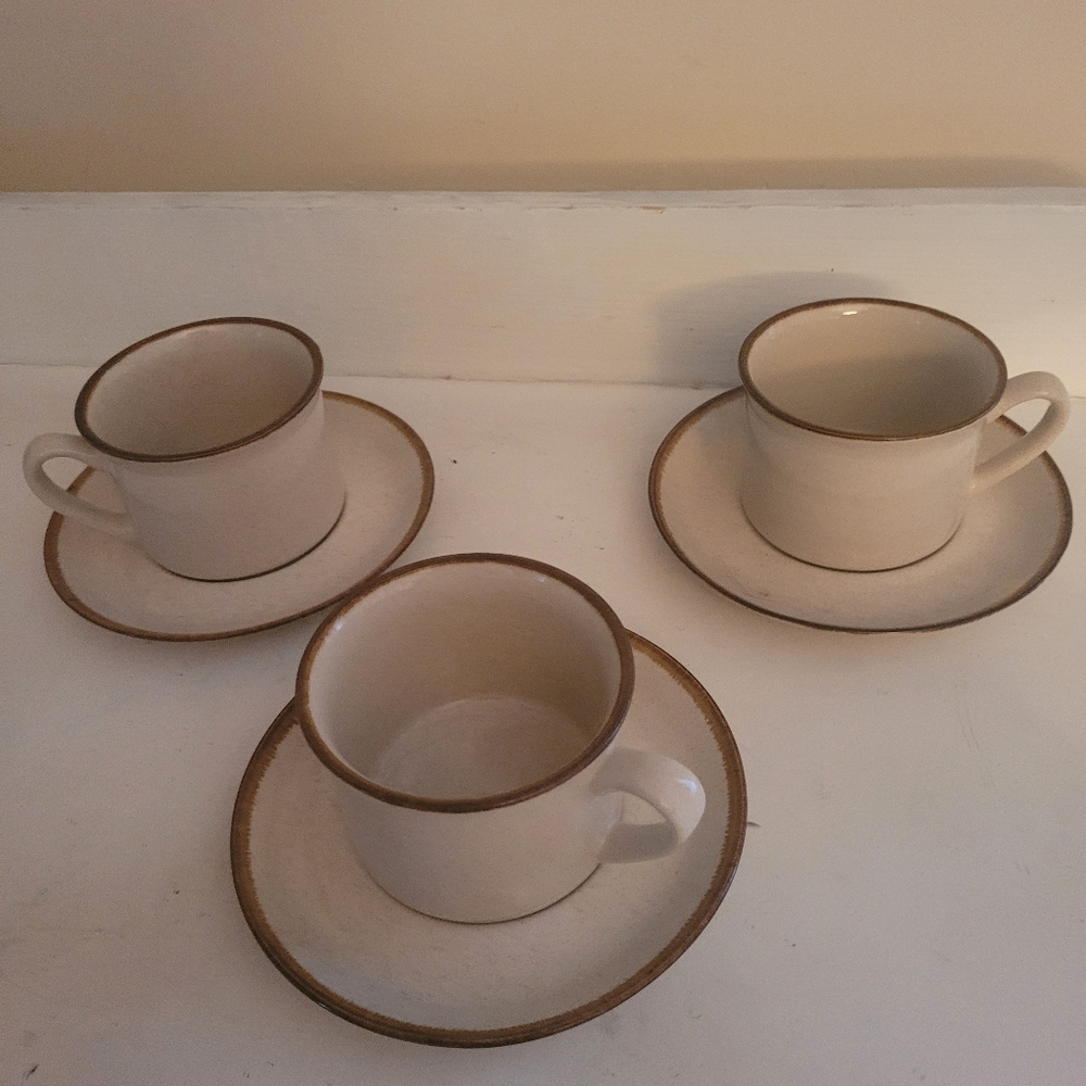 Crestone Stoneware Japan Set of Three Cream Cups with Saucers